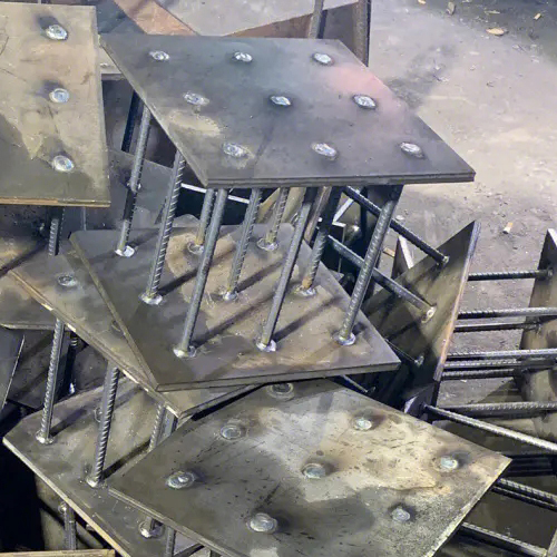 在确定内江预埋件位置时，需要考虑以下几点